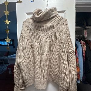 H and M turtleneck sweater chunky